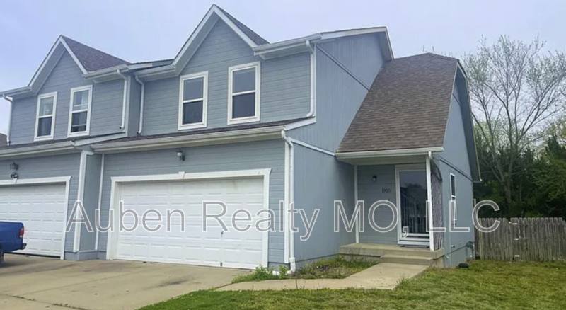 Apartment for rent at 19009 19011 S Ash St, Belton, MO 64012