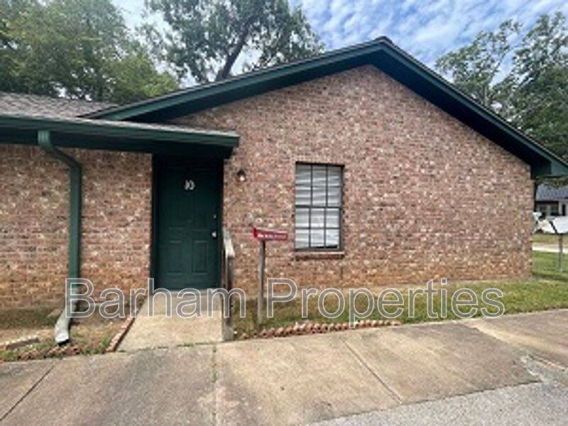 Apartment for rent at 318 Houston St #10, Nacogdoches, TX 75961