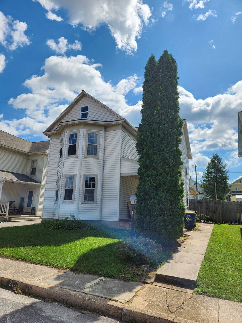 House for rent at 21 S Second St, Mount Wolf, PA 17347
