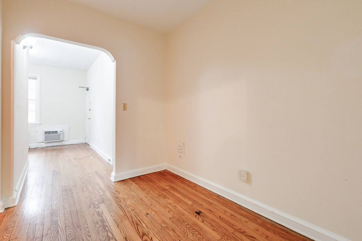 Apartment for rent at 2500 41st St NW, Washington, DC 20007