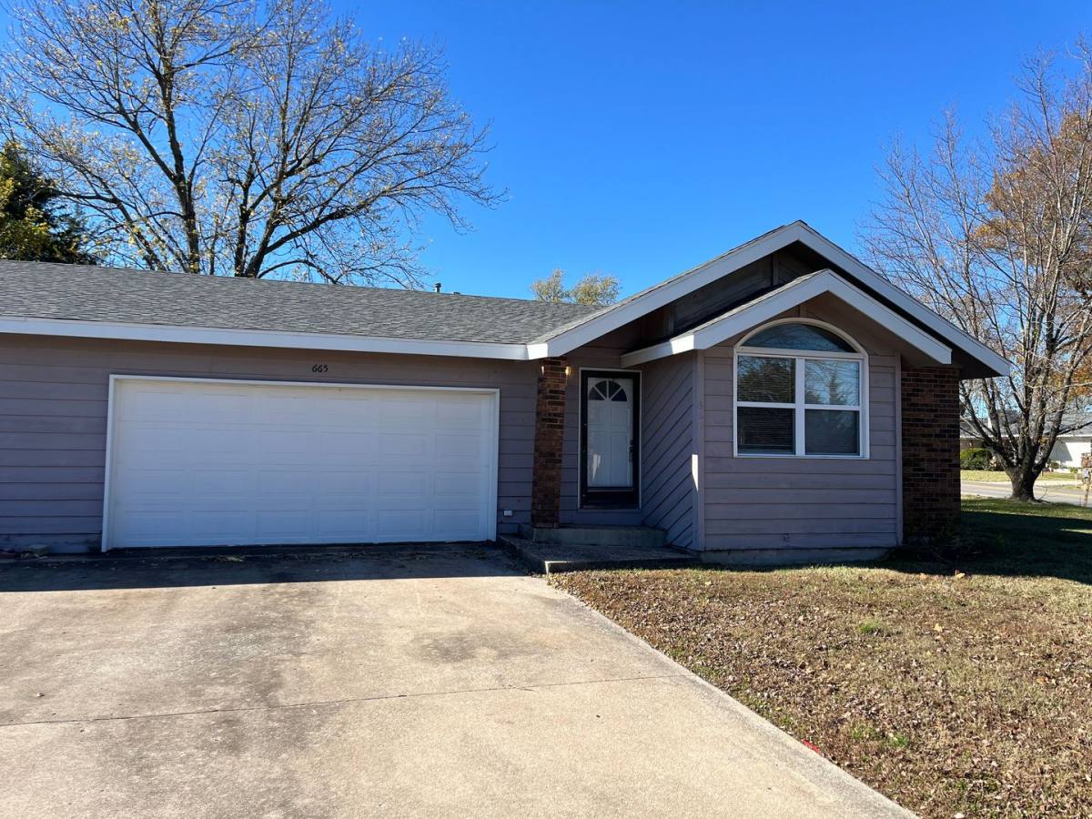 Apartment for rent at 661 665 Pine Ridge St, Marshfield, MO 65706