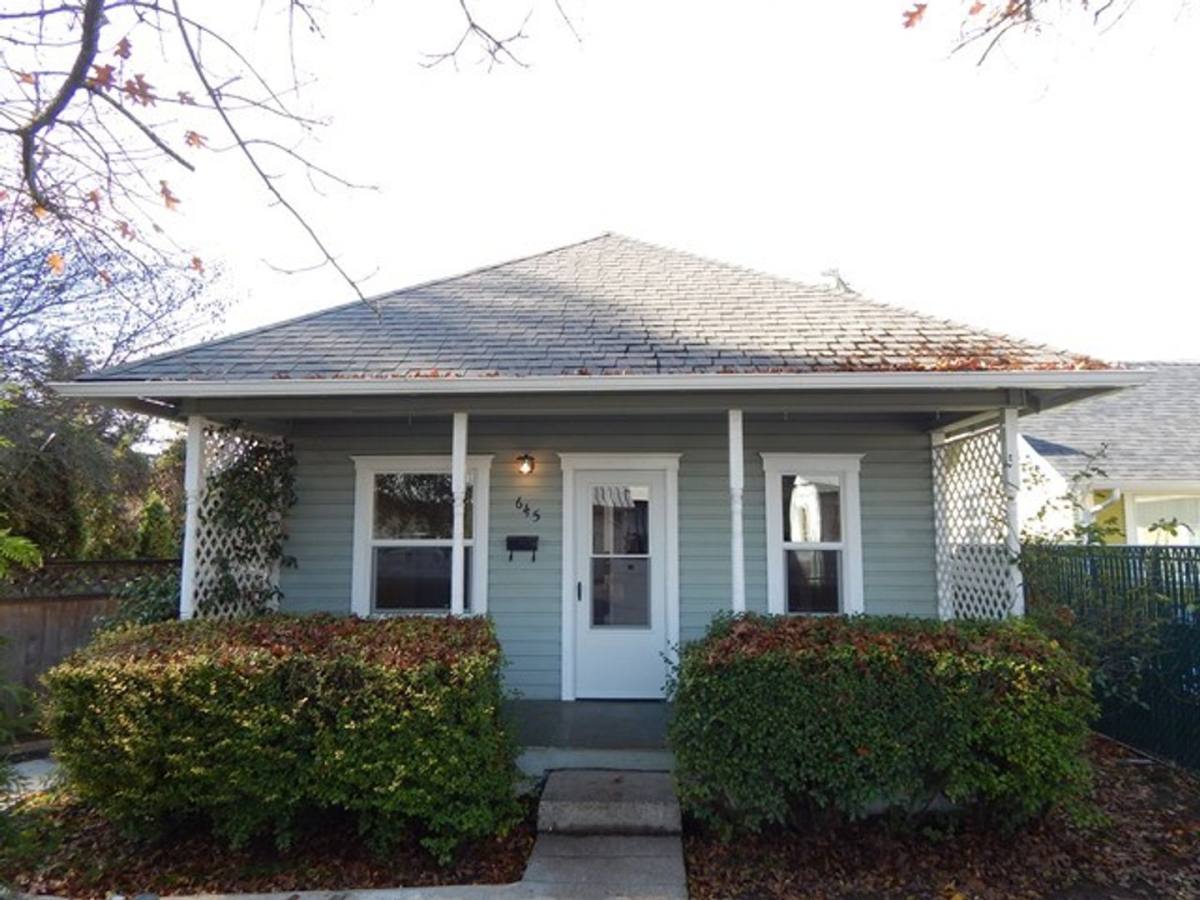 House for rent at 645 19th St SE, Salem, OR 97301
