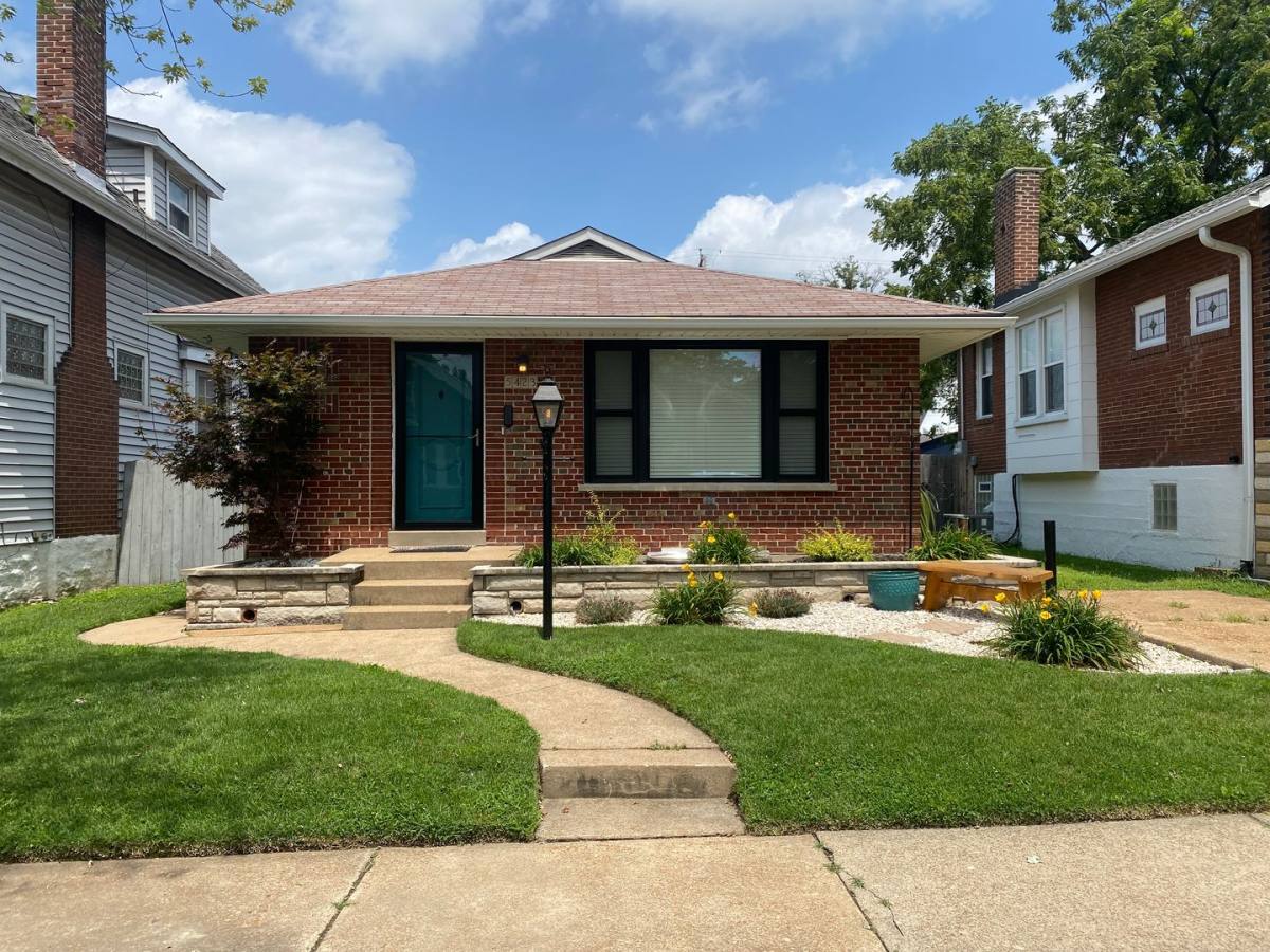House for rent at 5423 Murdoch Ave, Saint Louis, MO 63109