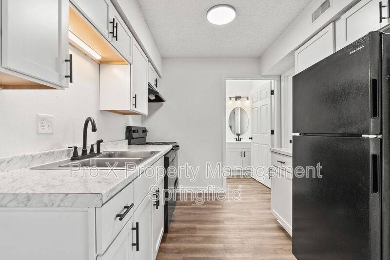 Apartment for rent at 3160 W Greenwood St #61, Springfield, MO 65807