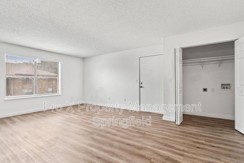 Apartment for rent at 3111 W Greenwood St #5, Springfield, MO 65807
