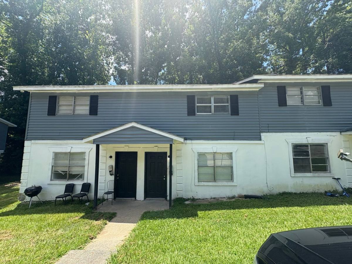 Townhouse for rent at 4053 Log Cabin Dr, Macon, GA 31204