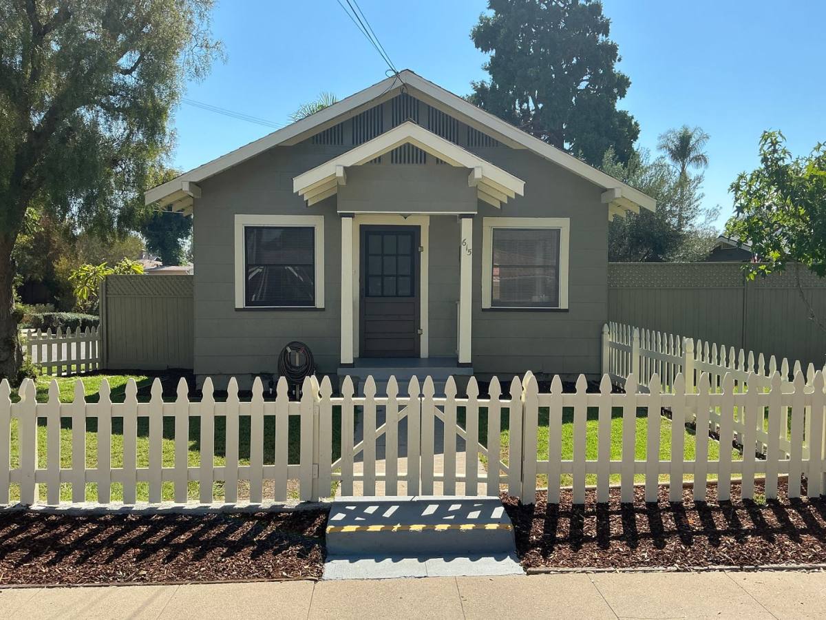 Apartment for rent at 330 E River, Orange, CA 92866