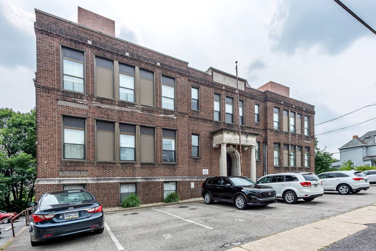 Apartment for rent at 233 Ridgewood Ave, Pittsburgh, PA 15229