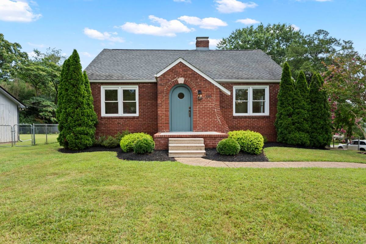 House for rent at 210 Kennon Rd, Knoxville, TN 37909