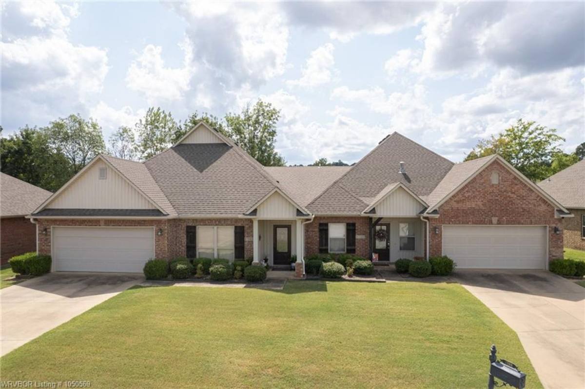 Apartment for rent at 2700 Dyllan Court, Fort Smith, AR 72908