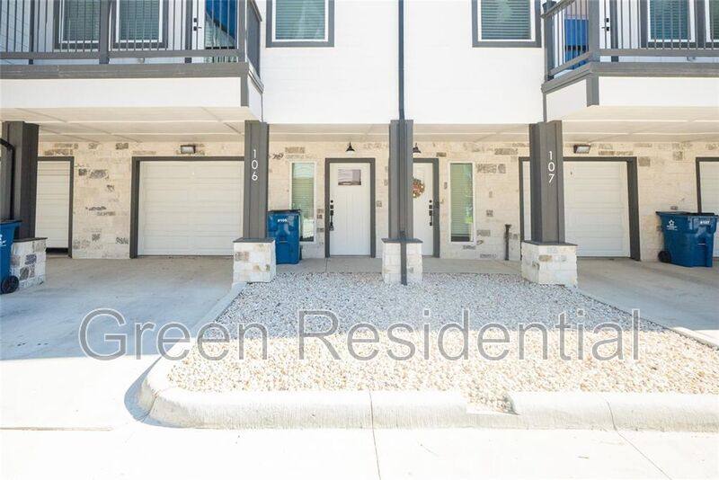 Townhouse for rent at 2519 Washington St #106, Waller, TX 77484