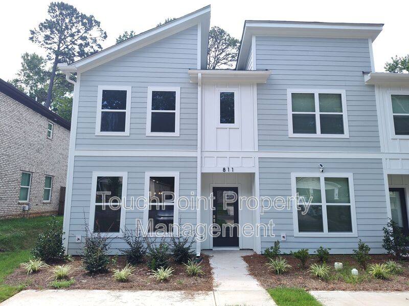 Townhouse for rent at 811 Justice Ave, Charlotte, NC 28206