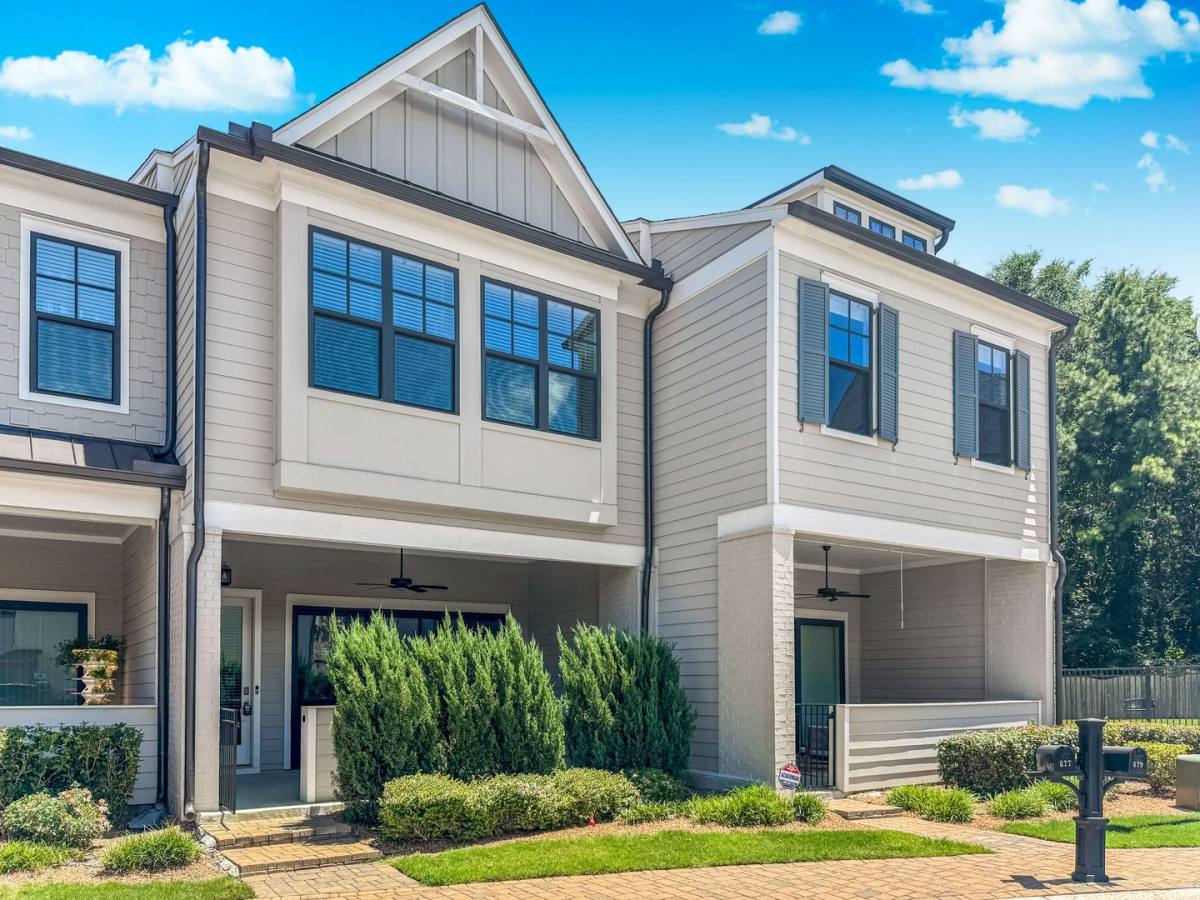 Townhouse for rent at 677 Stickley Oak Way, Woodstock, GA 30189
