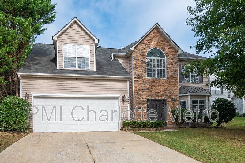 House for rent at 2017 White Cedar Lane, Waxhaw, NC 28173