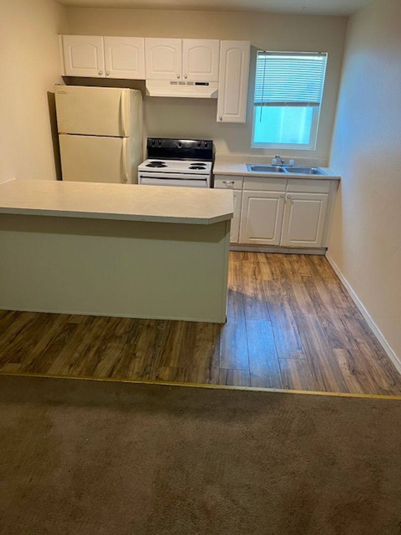 Apartment for rent at 231 Oregon Way, Longview, WA 98632