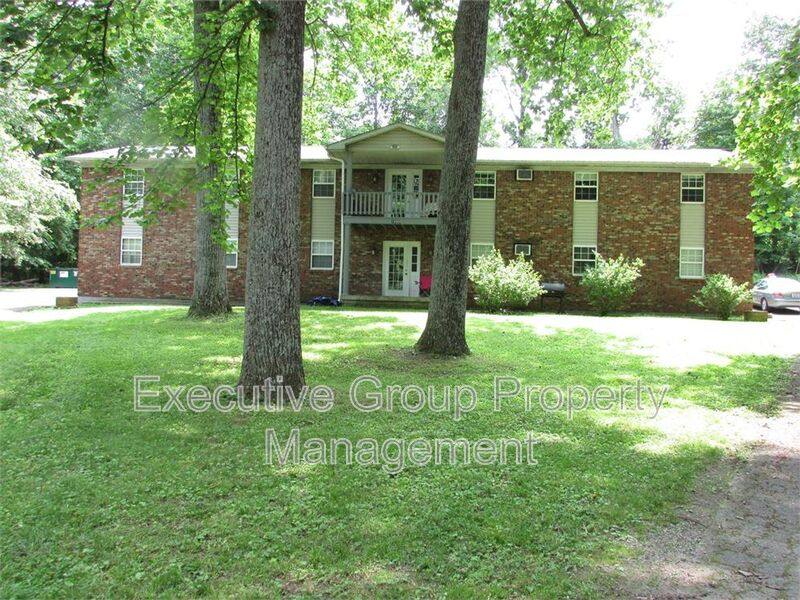 Apartment for rent at 1090-4 Evelyn Dr, Radcliff, KY 40160