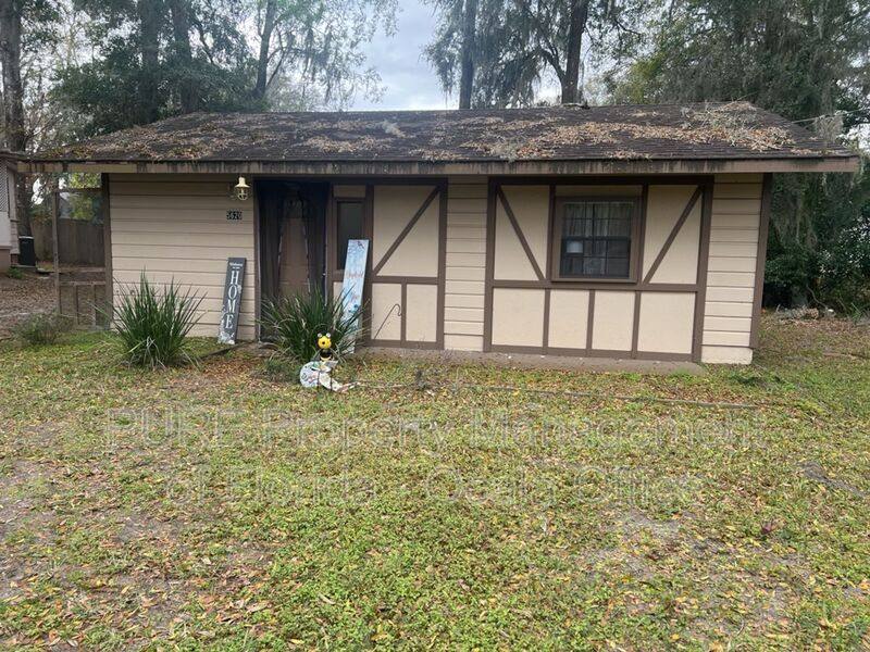 House for rent at 5620 SE 109th St, Belleview, FL 34420