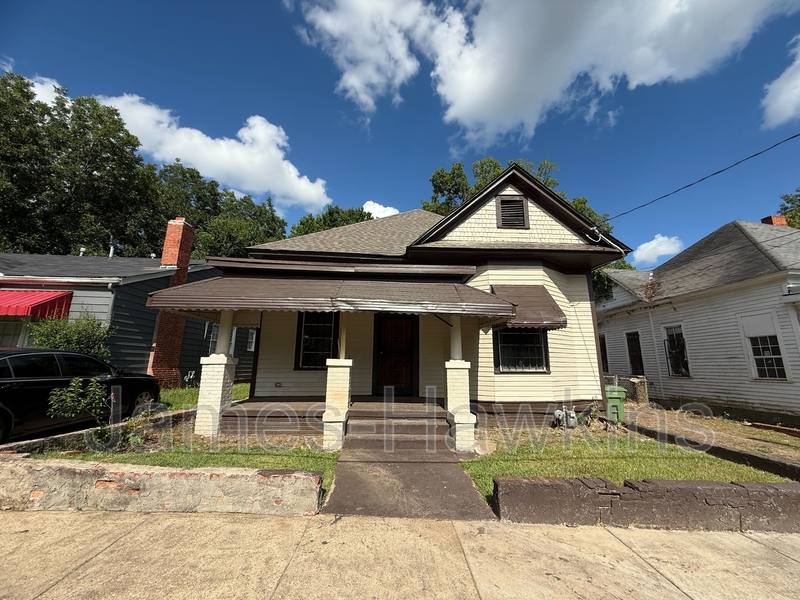 House for rent at 917 Edgar D Nixon Ave, Montgomery, AL 36104