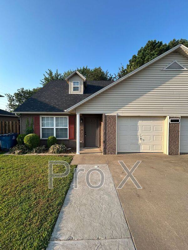 Apartment for rent at 3303 SW Victoria Place #1, Bentonville, AR 72712