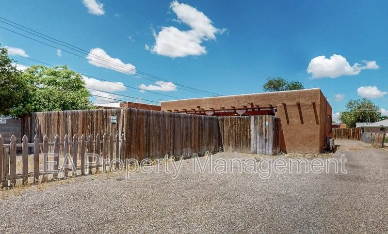 House for rent at 207 Vermont St NE #A, Albuquerque, NM 87108