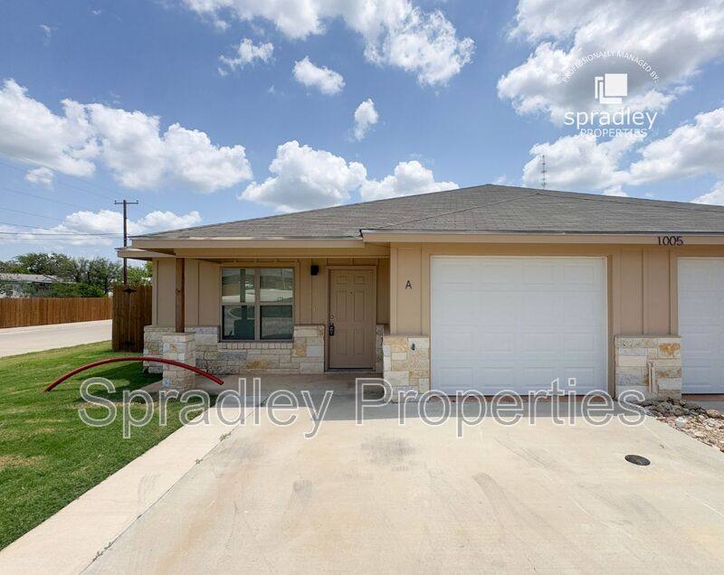 Townhouse for rent at 1005A Kerr Court, Belton, TX 76513