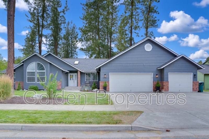 House for rent at 4741 W Woodside Ave, Coeur D Alene, ID 83815