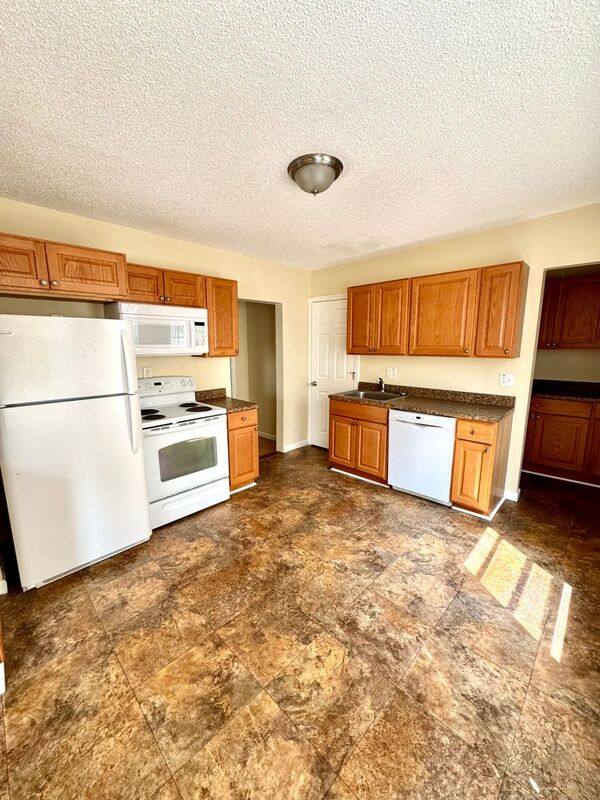 Apartment for rent at 15 Casimir St #2, Westfield, MA 01085