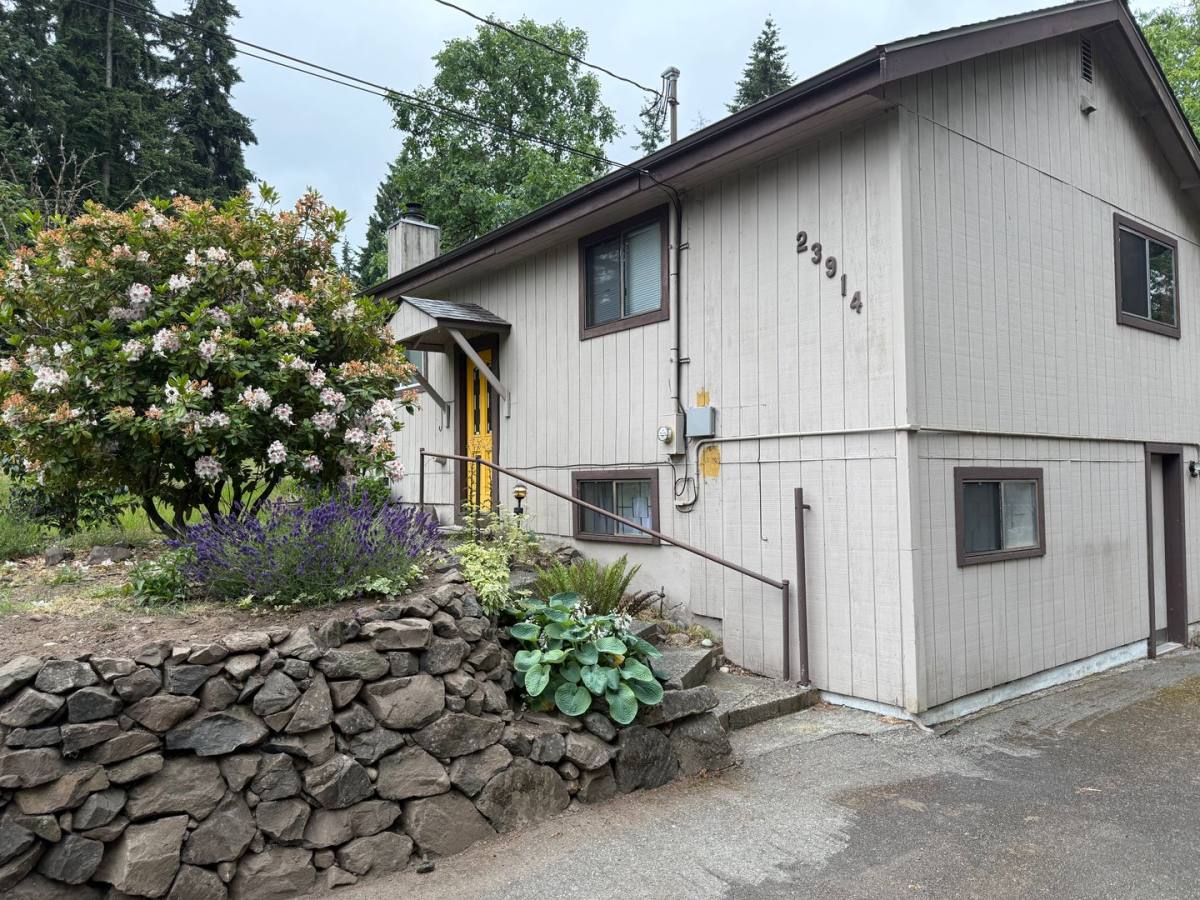 House for rent at 23914 23rd Ave W, Bothell, WA 98021