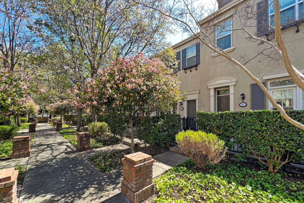 Townhouse for rent at 843 Georgetown Place, San Jose, CA 95126