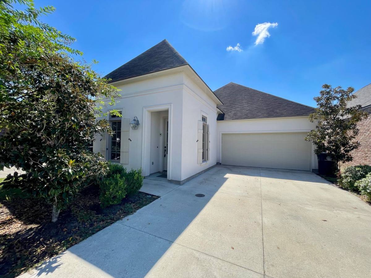 House for rent at 2958 Cresthaven Ave, Baton Rouge, LA 70810