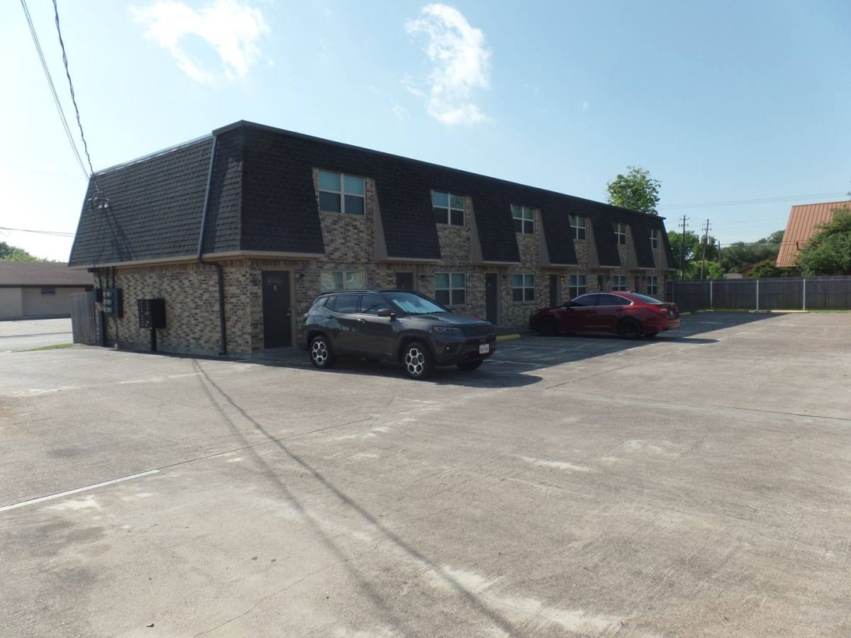 Apartment for rent at 2112 E Airline, Victoria, TX 77901