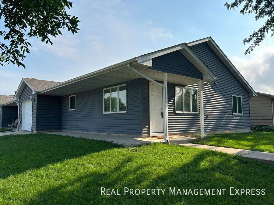 House for rent at 300 E 2nd St #1, Hartford, SD 57033