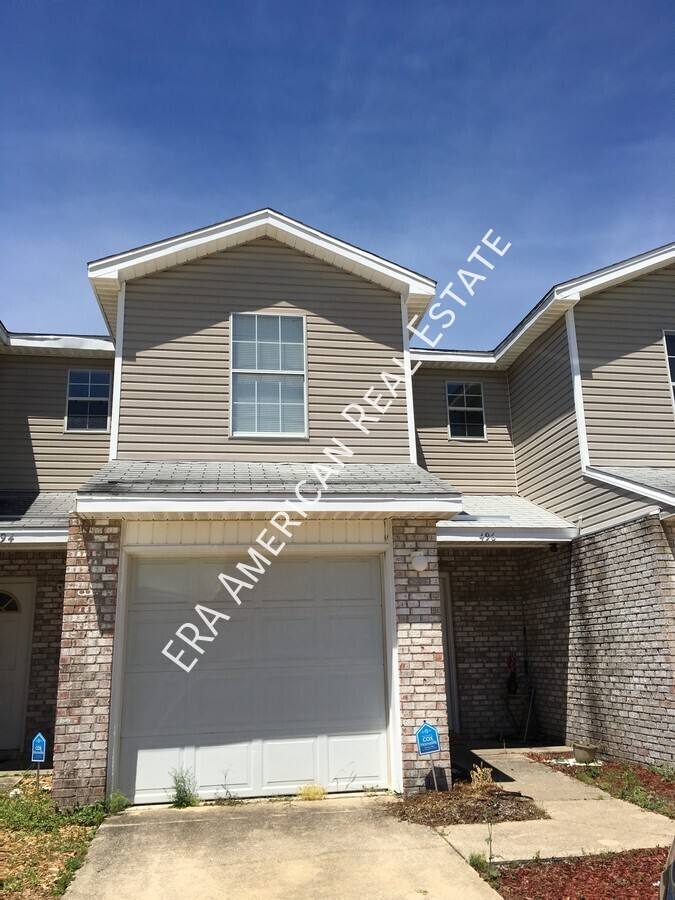 Townhouse for rent at 496 Keystone Rd, Mary Esther, FL 32569