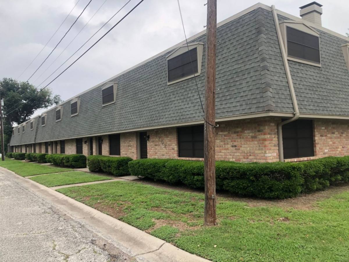 Apartment for rent at 1702 N Moody, Victoria, TX 77901