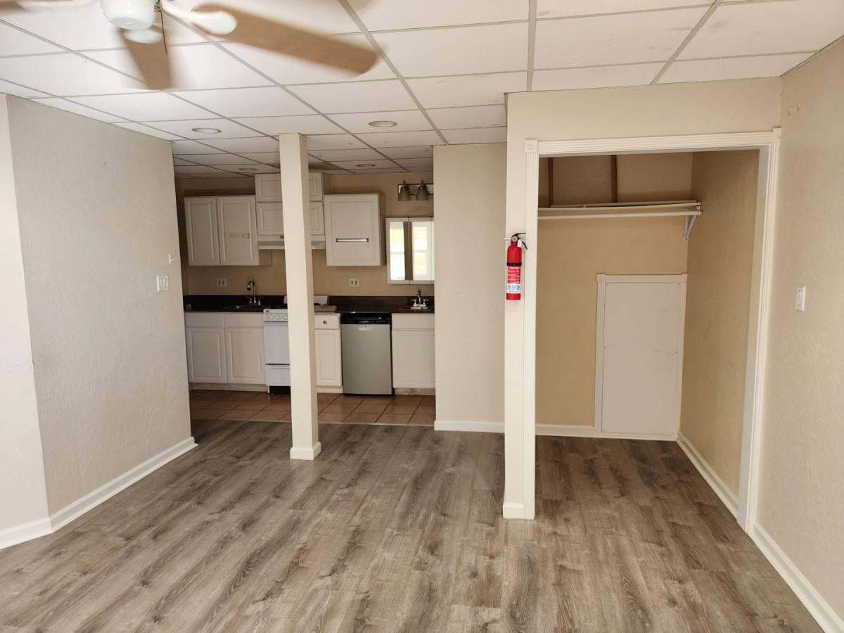 Apartment for rent at 397 5th St, Gustine, CA 95322