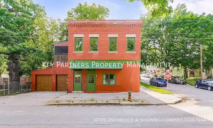 Townhouse for rent at 328 Monroe Ave, Kansas City, MO 64124