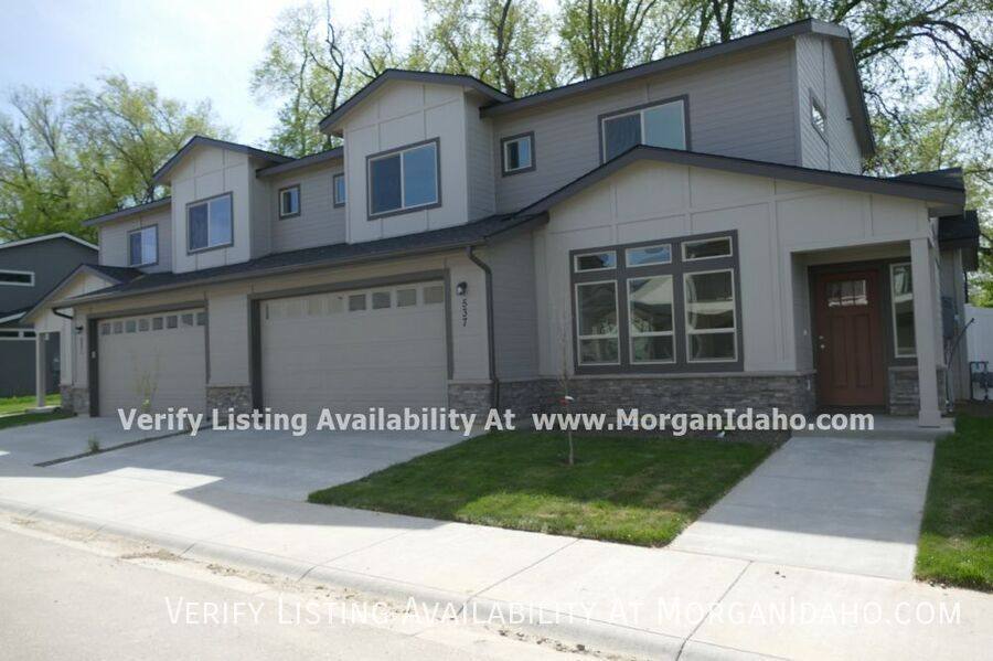 Townhouse for rent at 537 N Escalade Place, Nampa, ID 83651