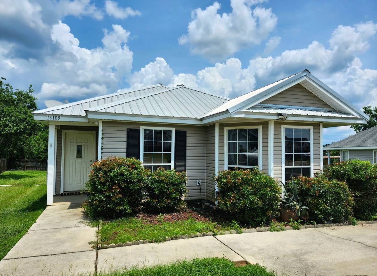 House for rent at 16105 Zenith Dr, Loxley, AL 36551