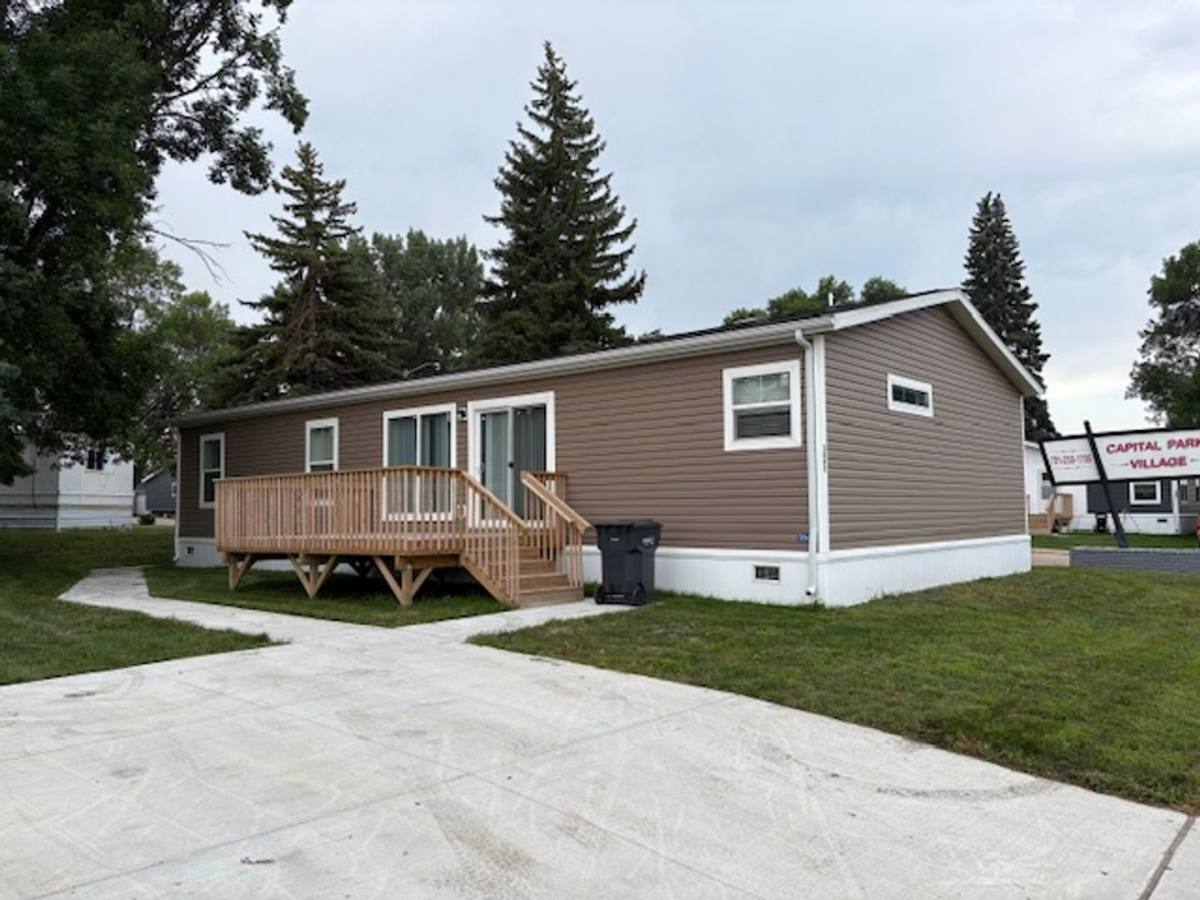 House for rent at 1821 N 11th St, Bismarck, ND 58501