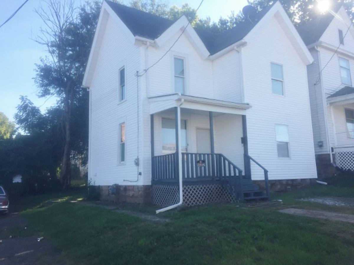 House for rent at 101 W Luther Place, Mansfield, OH 44902