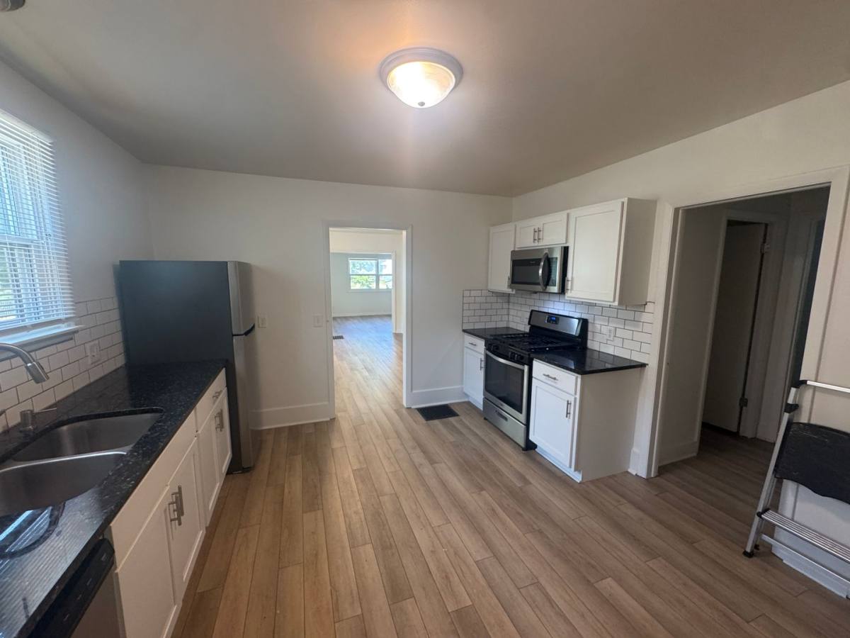 House for rent at 534 Eastern Ave NE, Grand Rapids, MI 49503