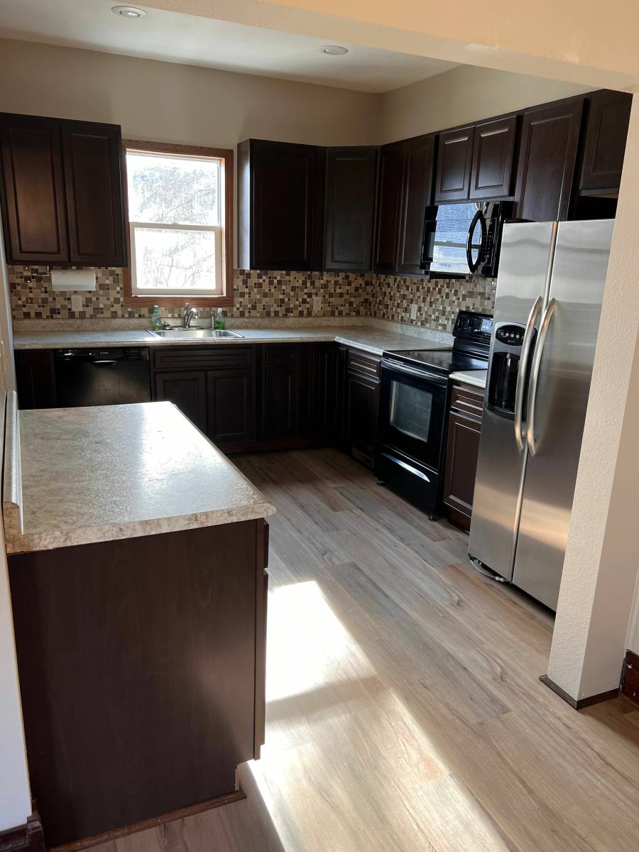 House for rent at 805 E 4th Ave, Mitchell, SD 57301