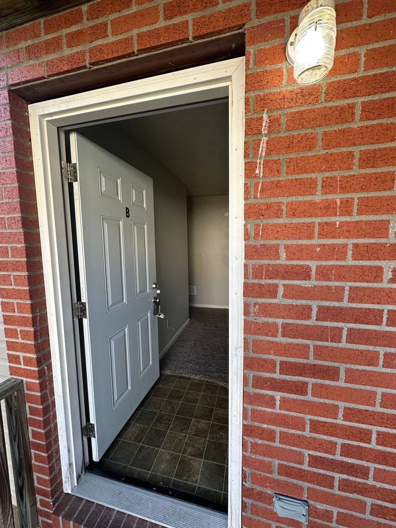 Apartment for rent at 1013 18th St, Vienna, WV 26105
