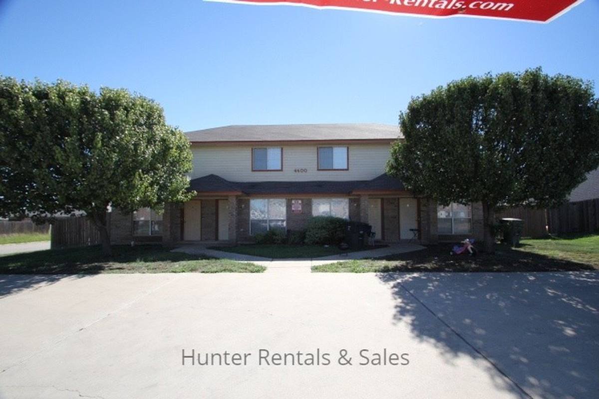 Townhouse for rent at 4400-B Deek Dr, Killeen, TX 76549