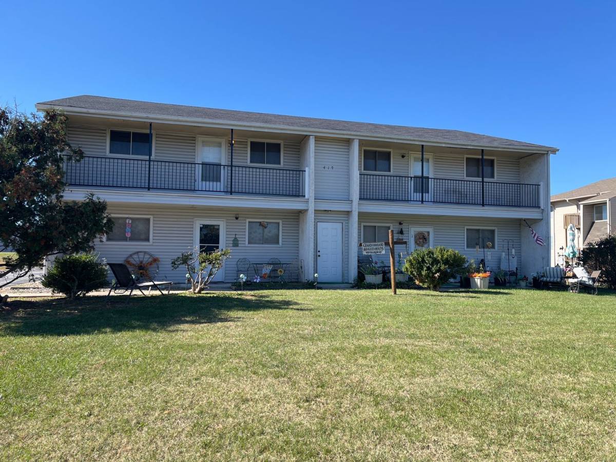 Apartment for rent at 419 Church St, Marshfield, MO 65706