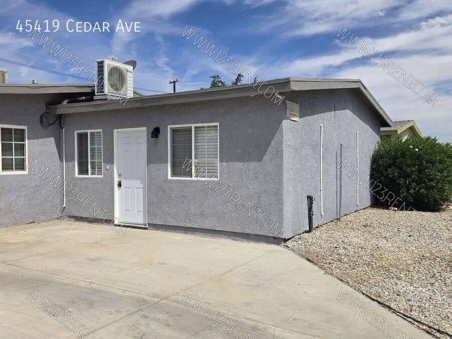 Apartment for rent at 45419 Cedar Ave, Lancaster, CA 93534