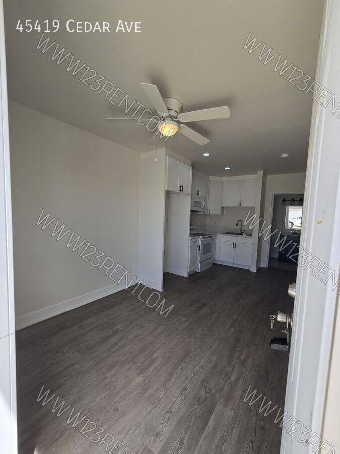 Apartment for rent at 45419 Cedar Ave, Lancaster, CA 93534