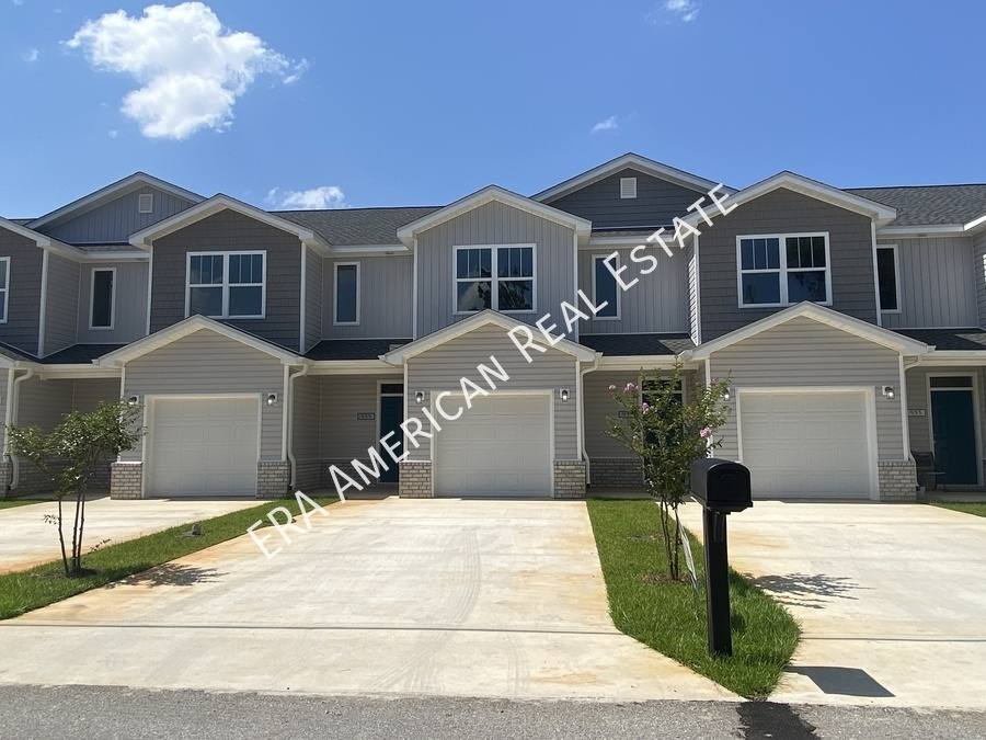 Townhouse for rent at 953 Skylark Rd, Mary Esther, FL 32569