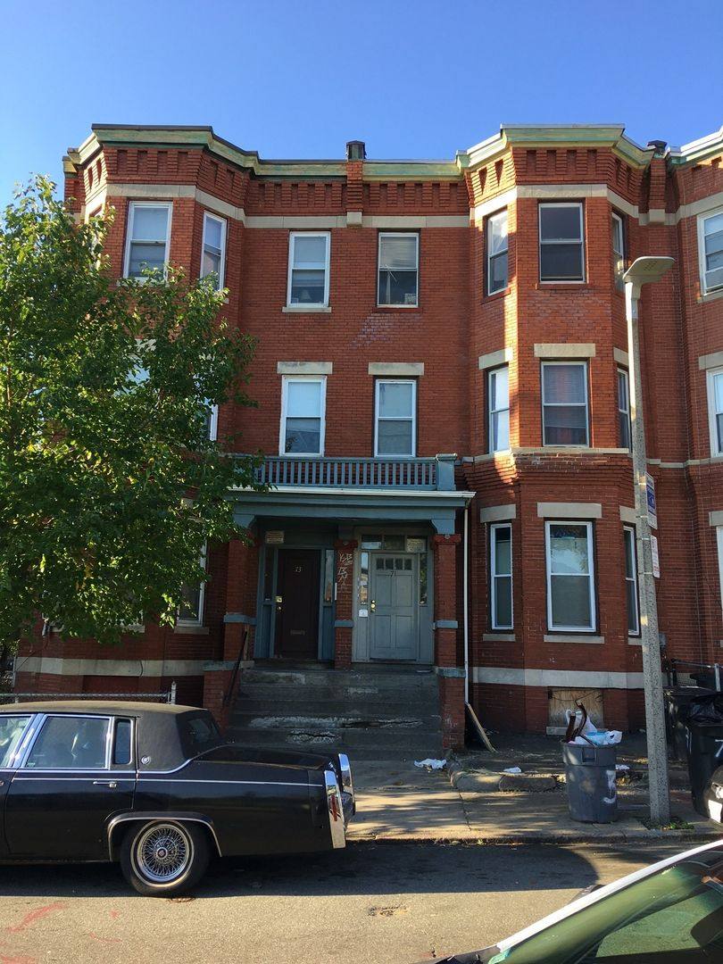Apartment for rent at 71 Maywood St, Roxbury, MA 02119