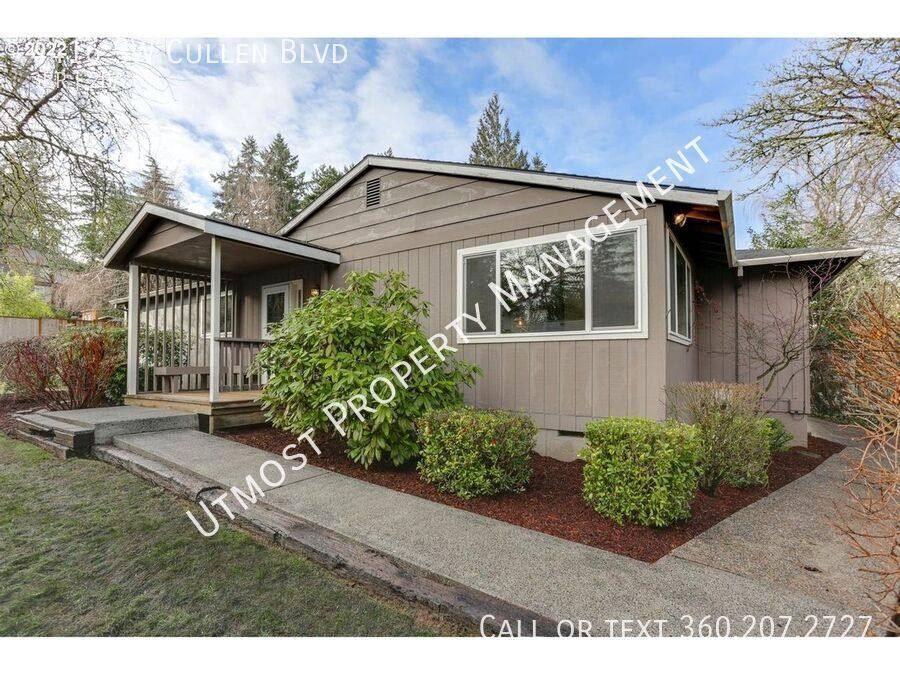 House for rent at 4416 SW Cullen Blvd, Portland, OR 97221